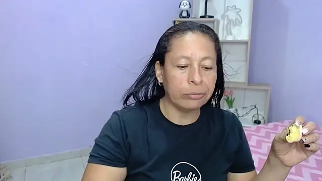 mature martina online show from October 24, 2025, 11:37 pm