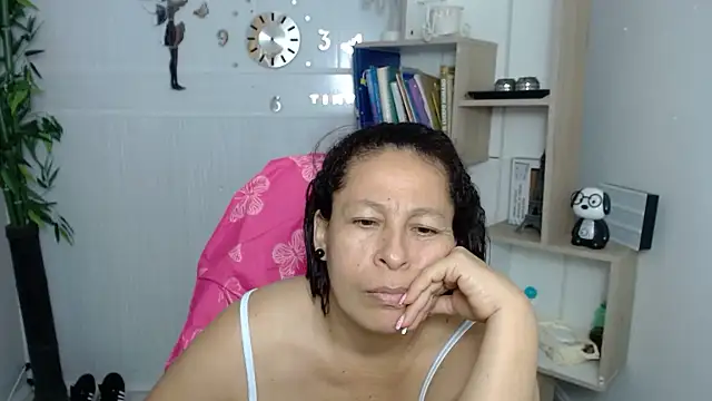 Snapshot of mature_martina chatting on July 9, 2026, 8:59 am mature martina online show from July 9, 2026, 8:59 am