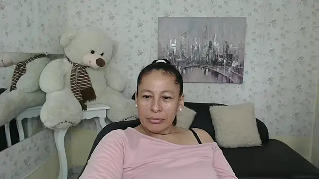 mature martina online show from May 13, 2026, 9:22 pm
