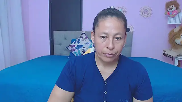 mature martina online show from January 6, 2026, 7:18 pm