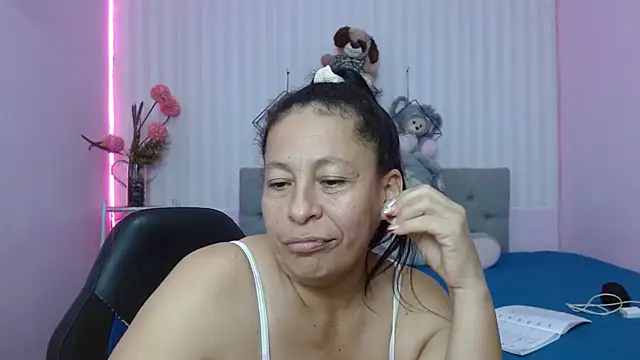 mature martina online show from May 24, 2026, 10:48 am