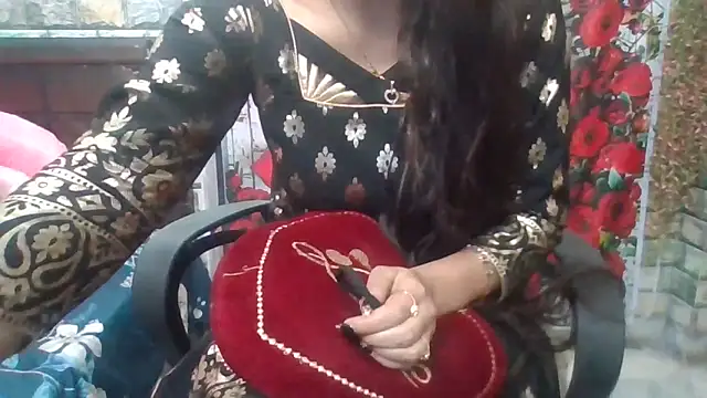Snapshot of Sexy_iknoor chatting on April 23, 2026, 12:29 pm Sexy iknoor online show from April 23, 2026, 12:29 pm