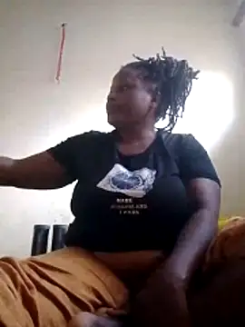 Snapshot of pretty-donna chatting on May 1, 2026, 10:09 am pretty-donna online show from May 1, 2026, 10:09 am