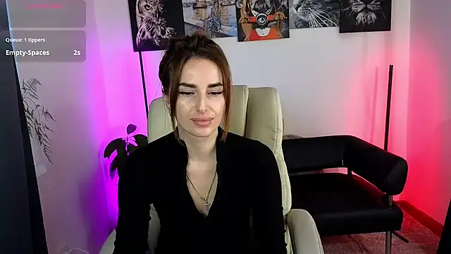 xx adrihanna xx online show from March 14, 2025, 3:36 pm