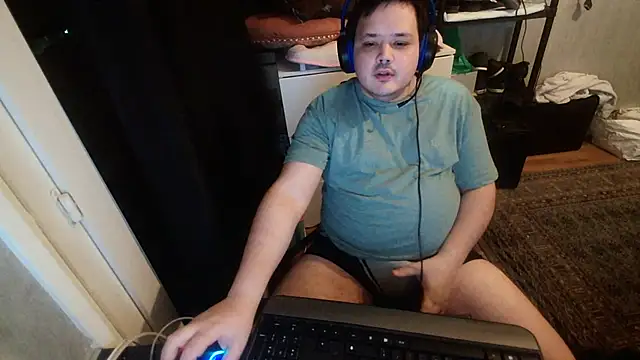 Snapshot of Bebemickey75 chatting on February 3, 2025, 6:39 pm Bebemickey75 online show from February 3, 2025, 6:39 pm