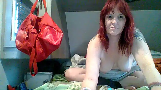 Snapshot of spundarella420 chatting on January 10, 2025, 3:27 pm spundarella420 online show from January 10, 2025, 3:27 pm