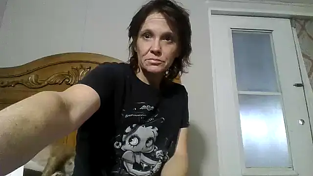 Snapshot of spundarella420 chatting on May 27, 2026, 8:27 pm spundarella420 online show from May 27, 2026, 8:27 pm