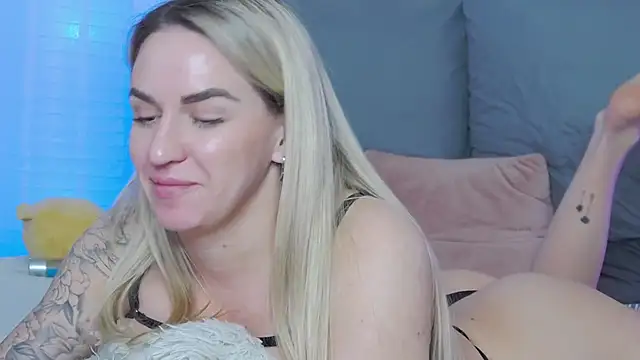 SofiJames online show from March 16, 2025, 9:38 am