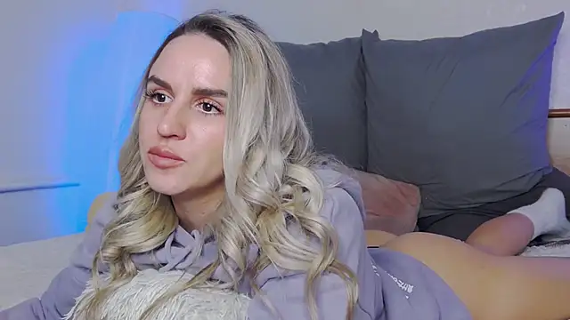 SofiJames online show from December 5, 2025, 7:07 am