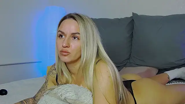 SofiJames online show from October 24, 2025, 6:56 am