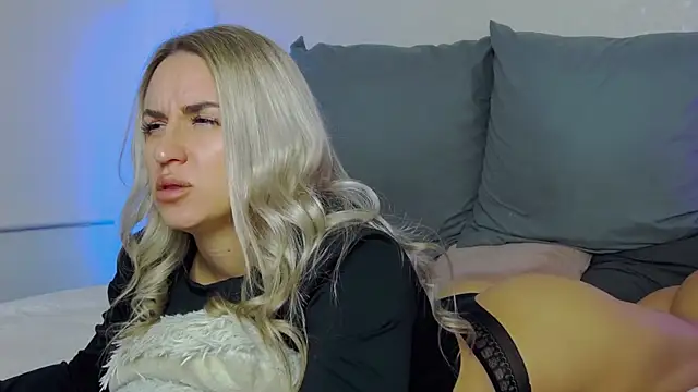 SofiJames online show from September 30, 2025, 6:52 am