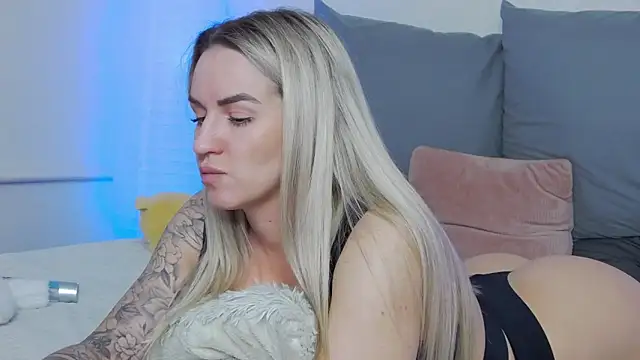 SofiJames online show from March 20, 2025, 6:08 am