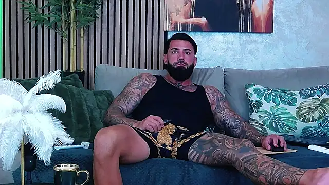 Snapshot of masterkingofmusclee chatting on July 20, 2026, 8:22 am masterkingofmusclee online show from July 20, 2026, 8:22 am