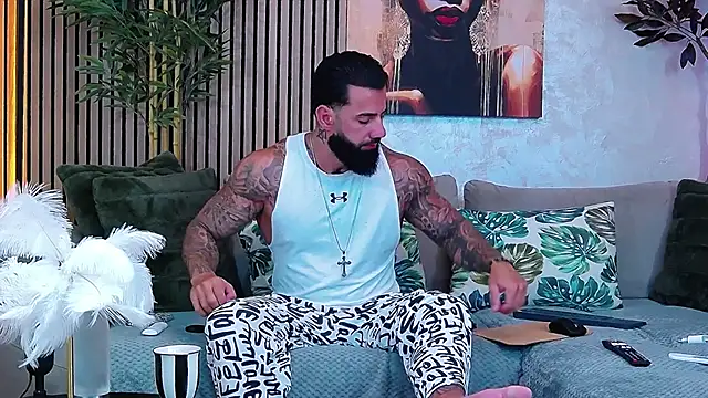 Snapshot of masterkingofmusclee chatting on June 16, 2026, 8:36 am masterkingofmusclee online show from June 16, 2026, 8:36 am