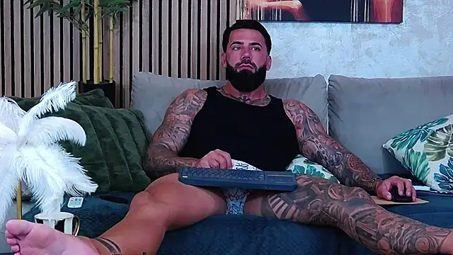 Snapshot of masterkingofmusclee chatting on July 21, 2026, 8:04 am masterkingofmusclee online show from July 21, 2026, 8:04 am