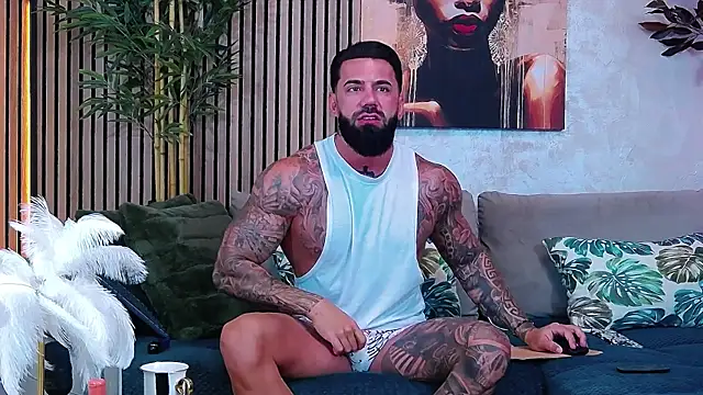 Snapshot of masterkingofmusclee chatting on June 30, 2026, 8:03 am masterkingofmusclee online show from June 30, 2026, 8:03 am