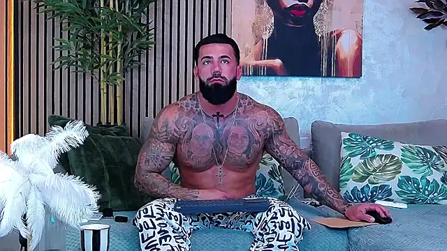Snapshot of masterkingofmusclee chatting on June 25, 2026, 8:08 am masterkingofmusclee online show from June 25, 2026, 8:08 am