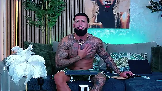 Snapshot of masterkingofmusclee chatting on July 28, 2026, 9:06 am masterkingofmusclee online show from July 28, 2026, 9:06 am
