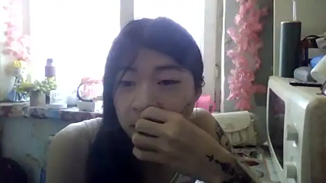 CarlyJoy online show from April 12, 2026, 9:34 am