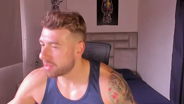 Snapshot of paul_rogerr chatting on December 5, 2025, 1:53 pm paul rogerr online show from December 5, 2025, 1:53 pm