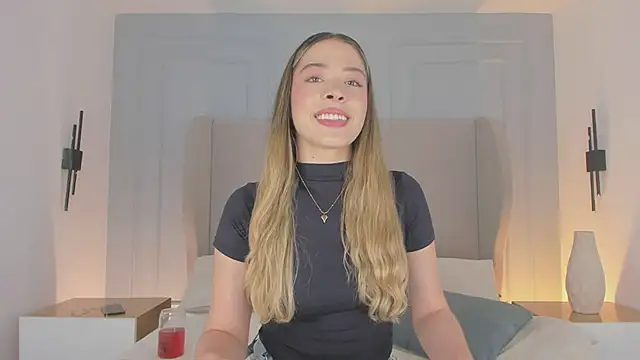 chloe d online show from April 10, 2026, 12:23 pm