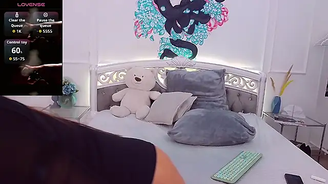 CrissyTaylor online show from November 16, 2025, 3:44 am