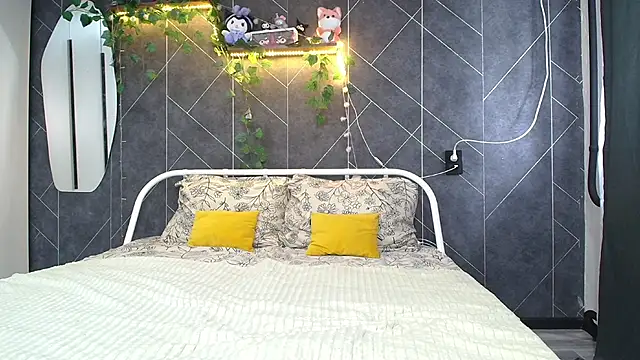 KathrineBerry online show from June 9, 2026, 2:12 am