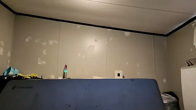 Snapshot of Bi_curious86 chatting on November 22, 2025, 9:24 pm Bi curious86 online show from November 22, 2025, 9:24 pm