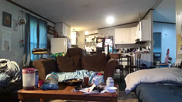 Snapshot of Bi_curious86 chatting on October 31, 2025, 9:54 pm Bi curious86 online show from October 31, 2025, 9:54 pm