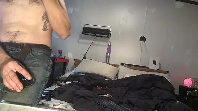 Snapshot of Bi_curious86 chatting on November 16, 2025, 9:41 pm Bi curious86 online show from November 16, 2025, 9:41 pm