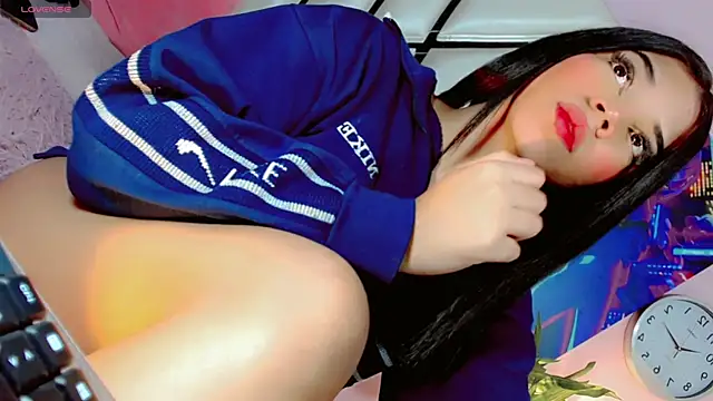 Hannahsmit online show from January 31, 2025, 10:20 am