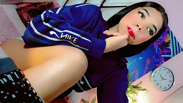 Hannahsmit online show from January 31, 2025, 7:18 am