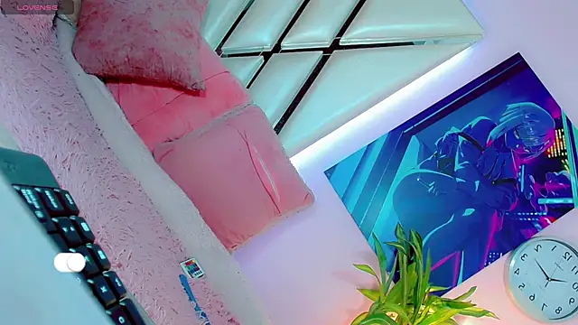 Hannahsmit online show from January 24, 2025, 1:35 am