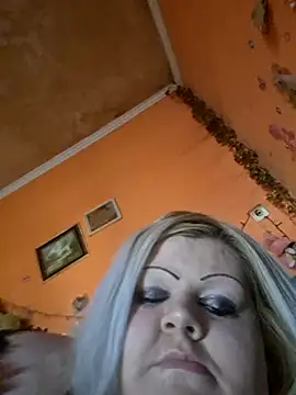 Snapshot of ducicsajsziii chatting on November 18, 2025, 12:19 pm ducicsajsziii online show from November 18, 2025, 12:19 pm