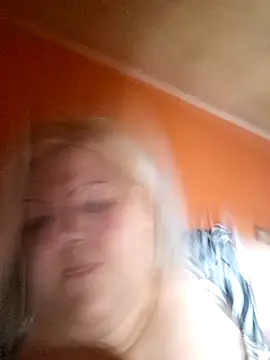 ducicsajsziii online show from October 16, 2025, 3:48 am