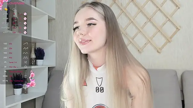 Snapshot of AutoBaby chatting on March 9, 2025, 11:03 am AutoBaby online show from March 9, 2025, 11:03 am