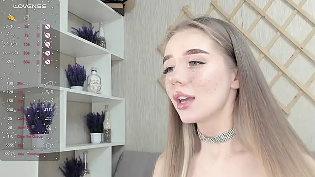 Snapshot of AutoBaby chatting on October 5, 2025, 11:45 am AutoBaby online show from October 5, 2025, 11:45 am