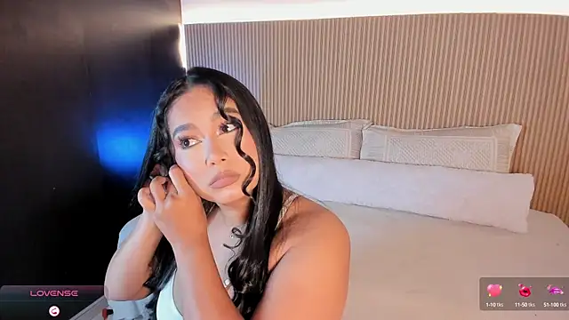 Snapshot of Gaby_Blaze chatting on October 12, 2025, 10:11 pm Gaby Blaze online show from October 12, 2025, 10:11 pm