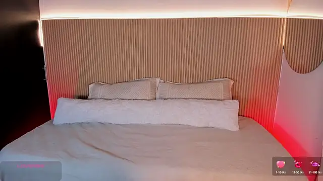 Snapshot of Gaby_Blaze chatting on October 15, 2025, 9:12 pm Gaby Blaze online show from October 15, 2025, 9:12 pm