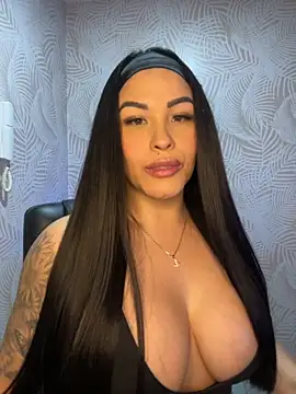 sexyyykloee online show from November 11, 2025, 4:18 am