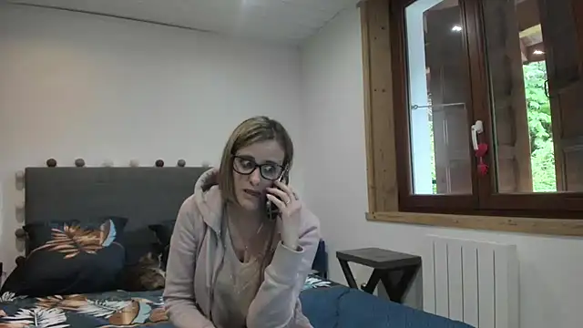 Snapshot of Madame_Callie chatting on May 18, 2026, 11:37 am Madame Callie online show from May 18, 2026, 11:37 am