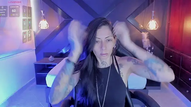 dark gotica online show from December 1, 2025, 7:04 pm