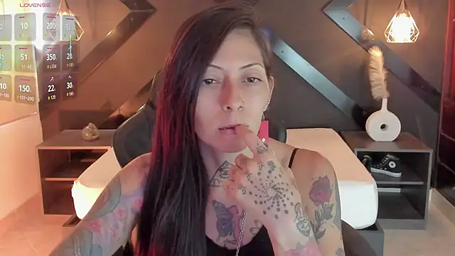 dark gotica online show from April 9, 2026, 7:09 pm