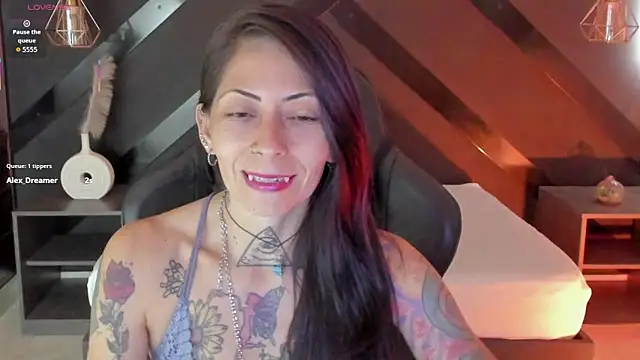 Snapshot of dark_gotica chatting on February 2, 2026, 7:13 pm dark gotica online show from February 2, 2026, 7:13 pm