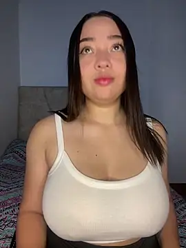 MissPerlaa online show from February 7, 2025, 1:22 pm