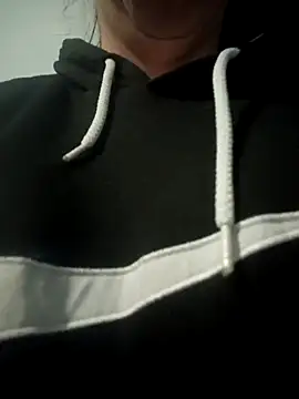 Snapshot of bruna_safadinhaa chatting on December 18, 2025, 2:10 pm bruna safadinhaa online show from December 18, 2025, 2:10 pm