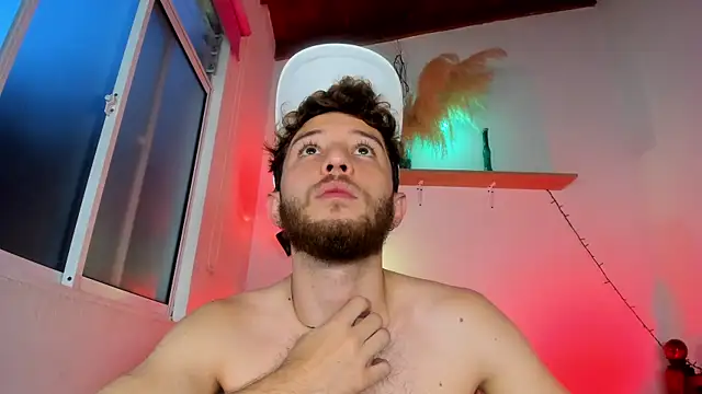 Snapshot of Juan_Castano chatting on November 30, 2025, 10:54 pm Juan Castano online show from November 30, 2025, 10:54 pm