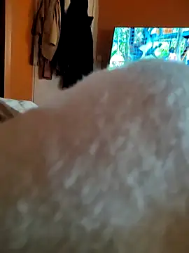 Snapshot of Luka932 chatting on March 2, 2026, 10:33 am Luka932 online show from March 2, 2026, 10:33 am