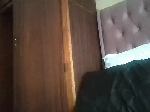 Snapshot of ShooingBunch chatting on October 6, 2025, 8:15 am ShooingBunch online show from October 6, 2025, 8:15 am