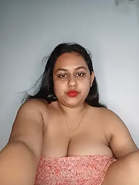 Snapshot of bumblebeegirl chatting on June 14, 2026, 6:20 pm bumblebeegirl online show from June 14, 2026, 6:20 pm